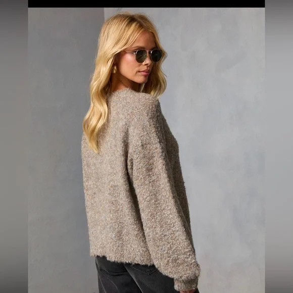 Vici - Crew Neck Sweater - Picture 4 of 8